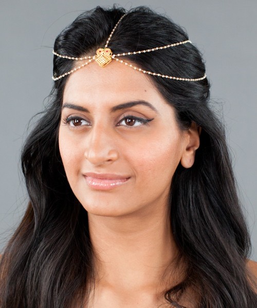 Gold headpiece with a touch of pearl